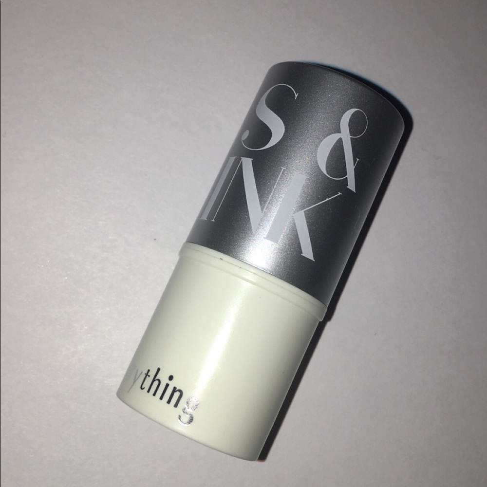 Lipstick 💄 - Picture 3 of 4